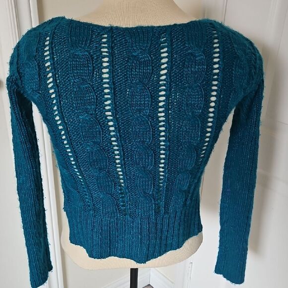 Aeropostale Blue Crew Neck Sweater with Vertical Knit Patterns - Picture 6 of 16